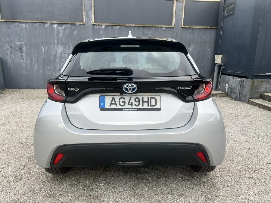 toyota-yaris-2021-hibrido-a-gasolina-1490cc