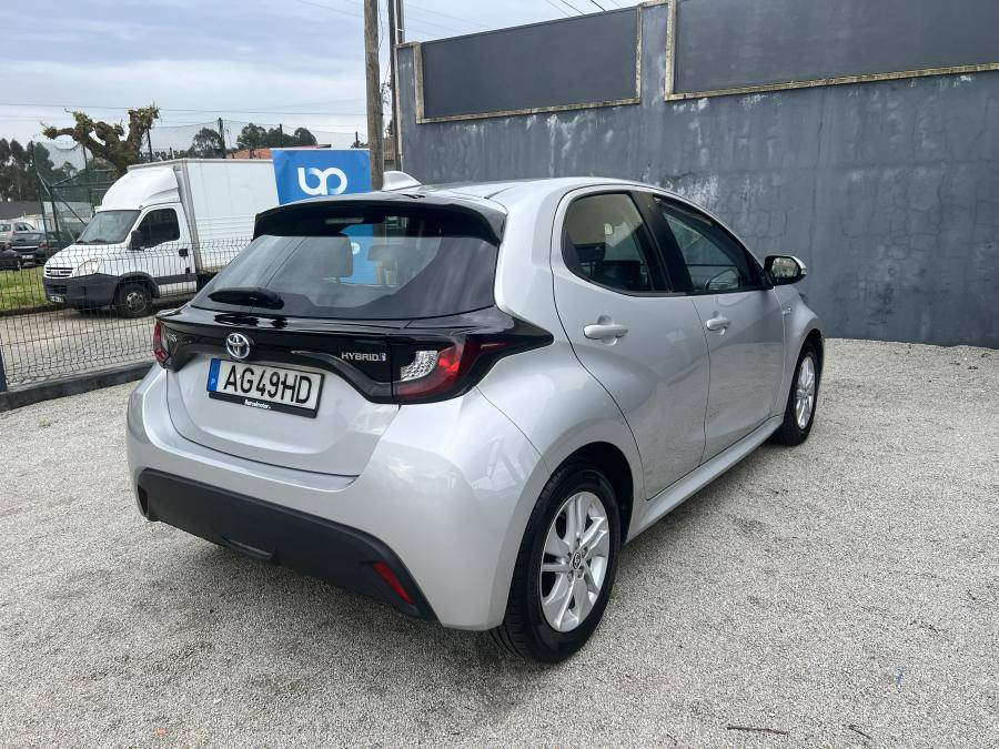 toyota-yaris-2021-hibrido-a-gasolina-1490cc