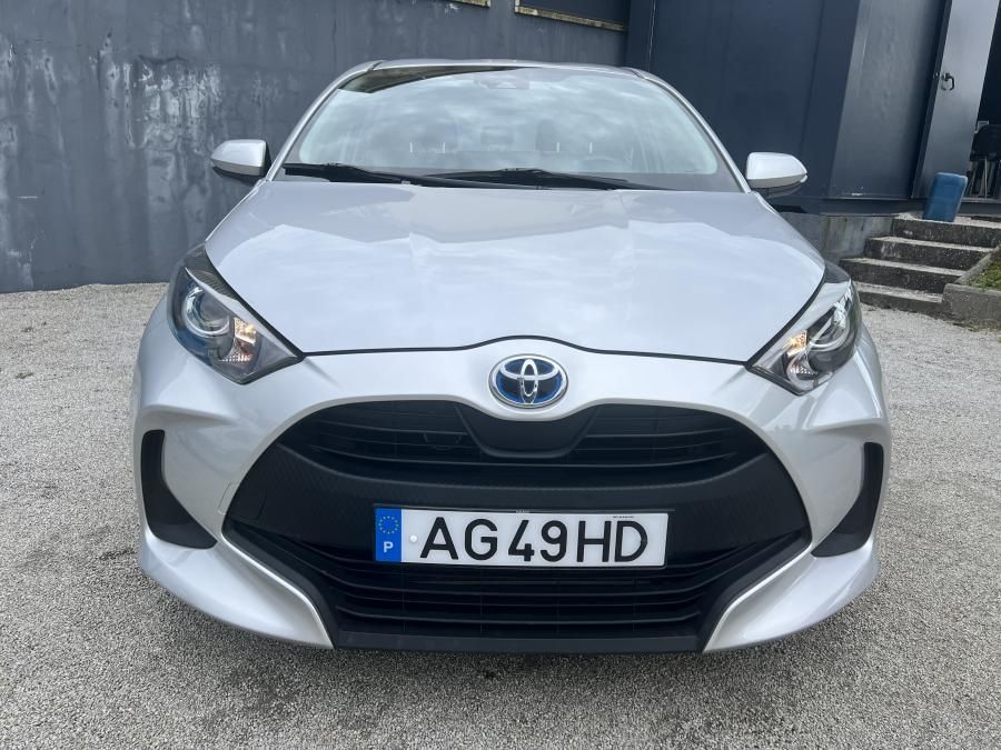 toyota-yaris-2021-hibrido-a-gasolina-1490cc