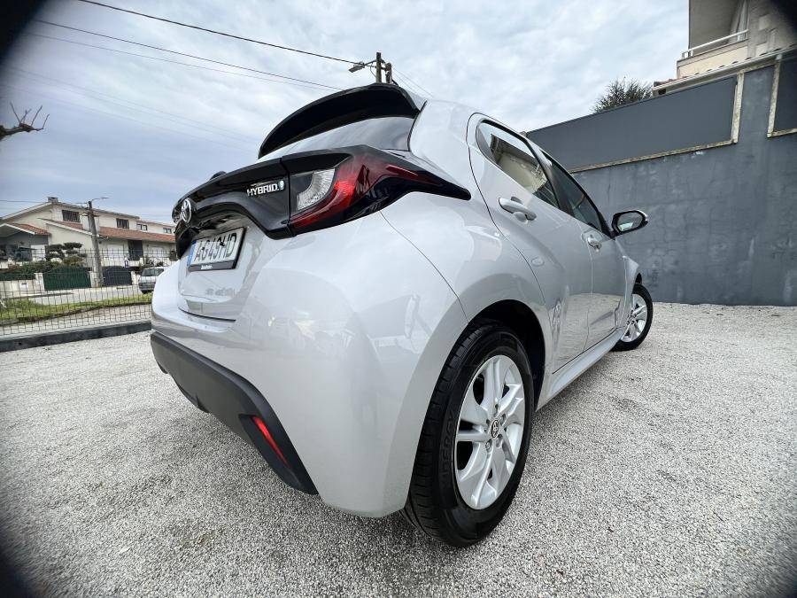 toyota-yaris-2021-hibrido-a-gasolina-1490cc