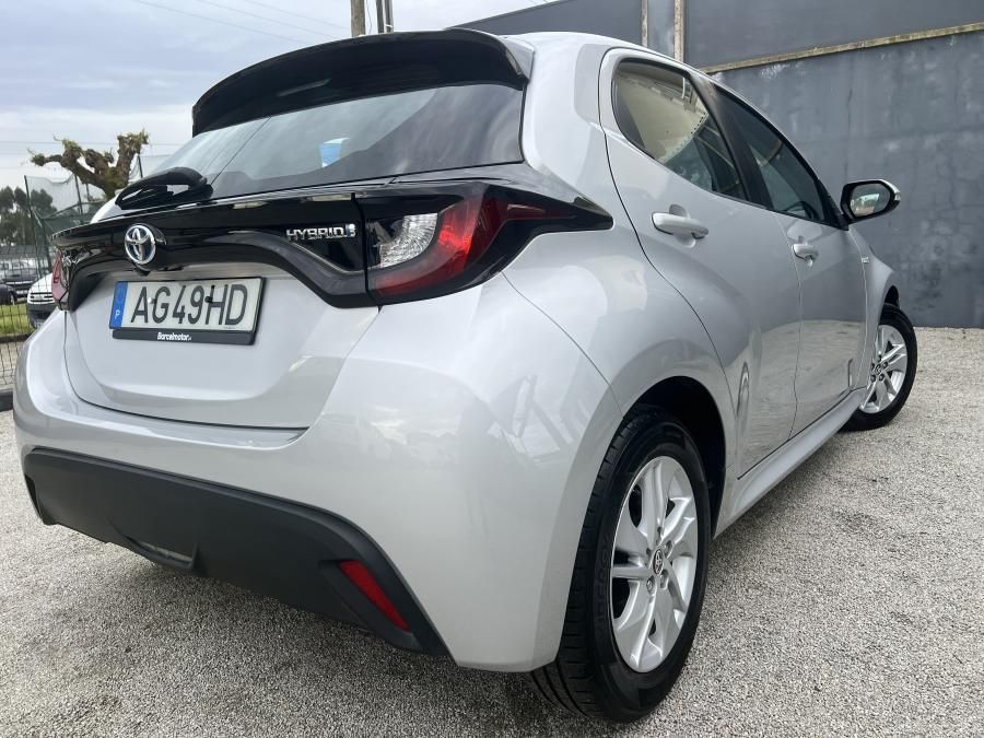 toyota-yaris-2021-hibrido-a-gasolina-1490cc