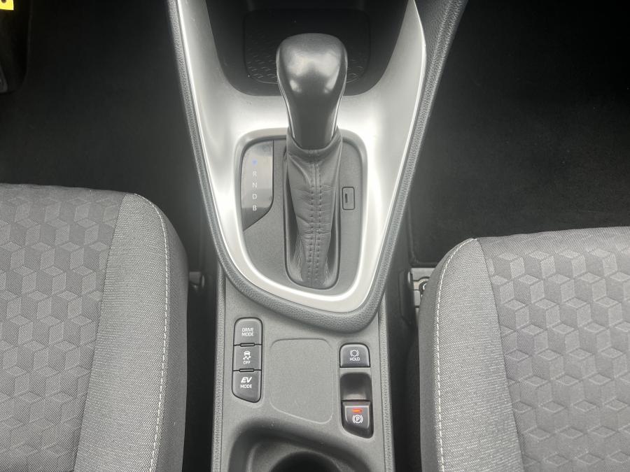 toyota-yaris-2021-hibrido-a-gasolina-1490cc