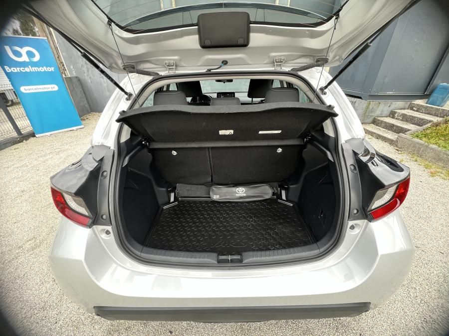 toyota-yaris-2021-hibrido-a-gasolina-1490cc