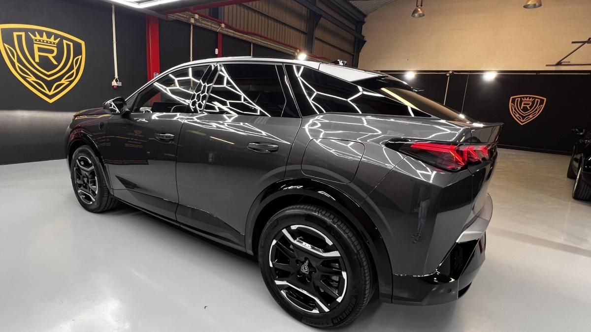 peugeot-e-3008-2025-eletrico-0cc