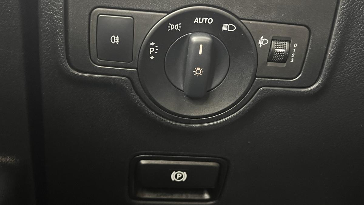 mercedes-benz-vito-2018-diesel-2143cc