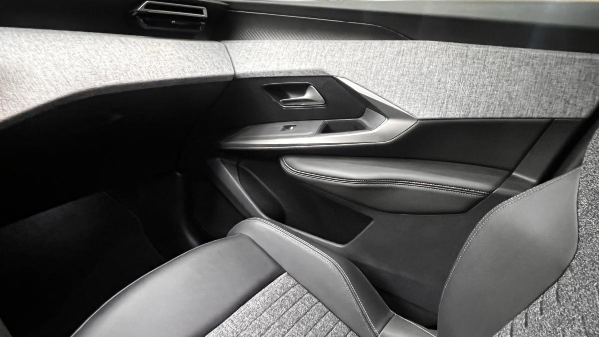peugeot-5008-2025-gasolina-1199cc
