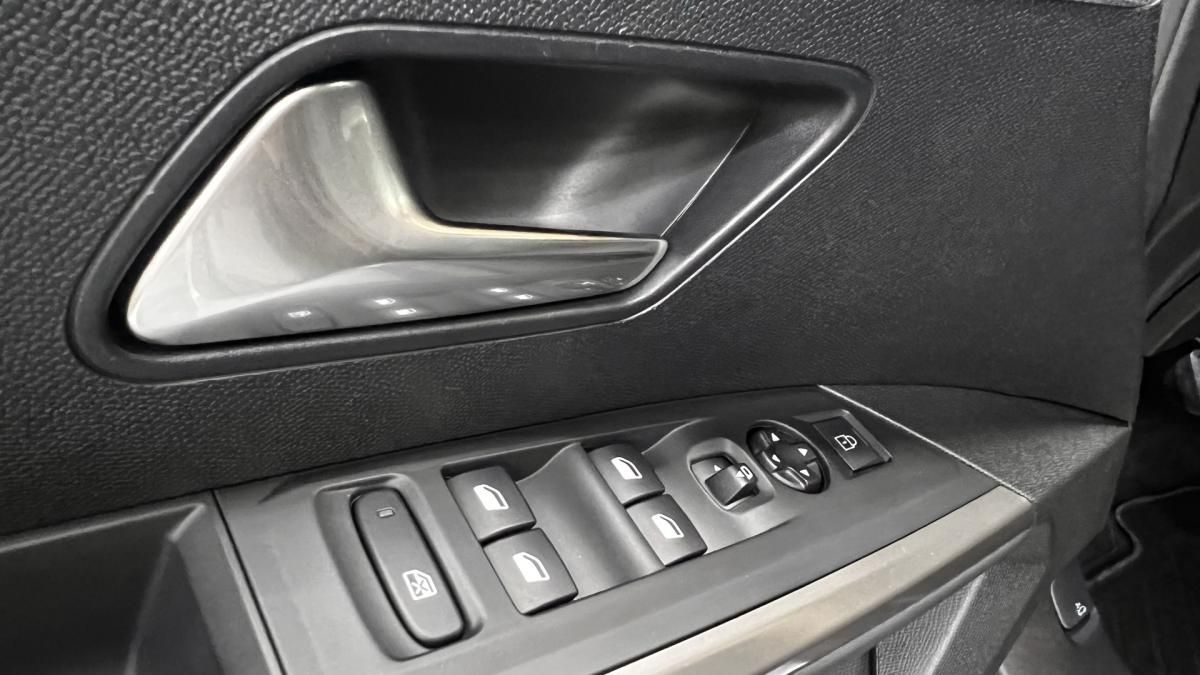 peugeot-5008-2025-gasolina-1199cc