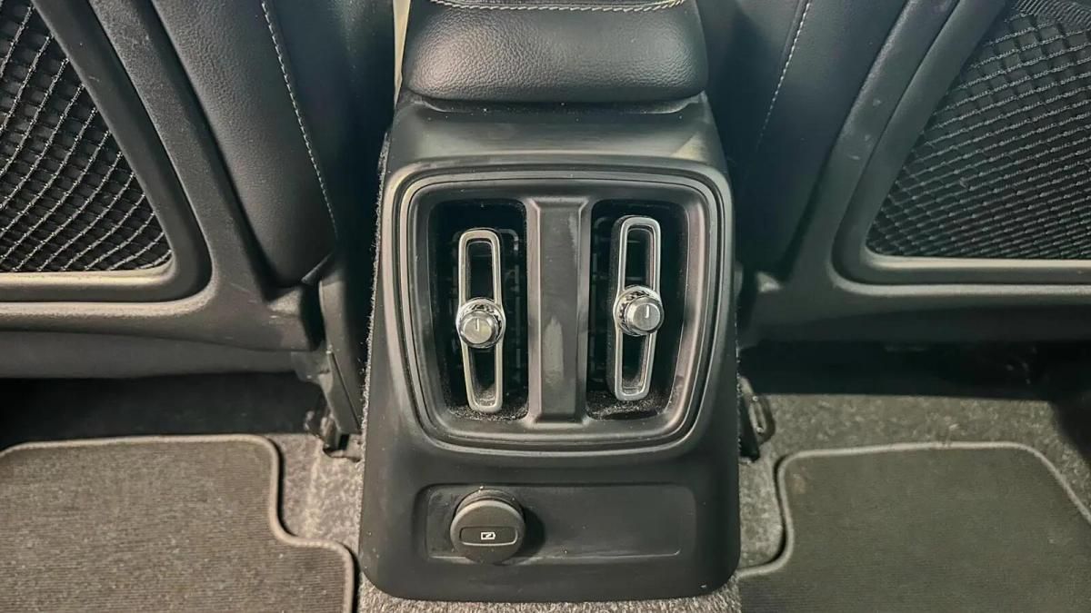 volvo-xc40-2020-hibrido-a-gasolina-1477cc