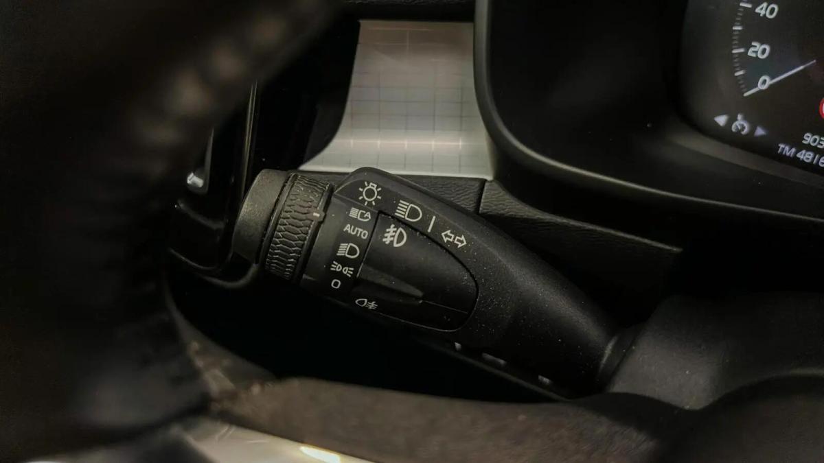 volvo-xc40-2020-hibrido-a-gasolina-1477cc