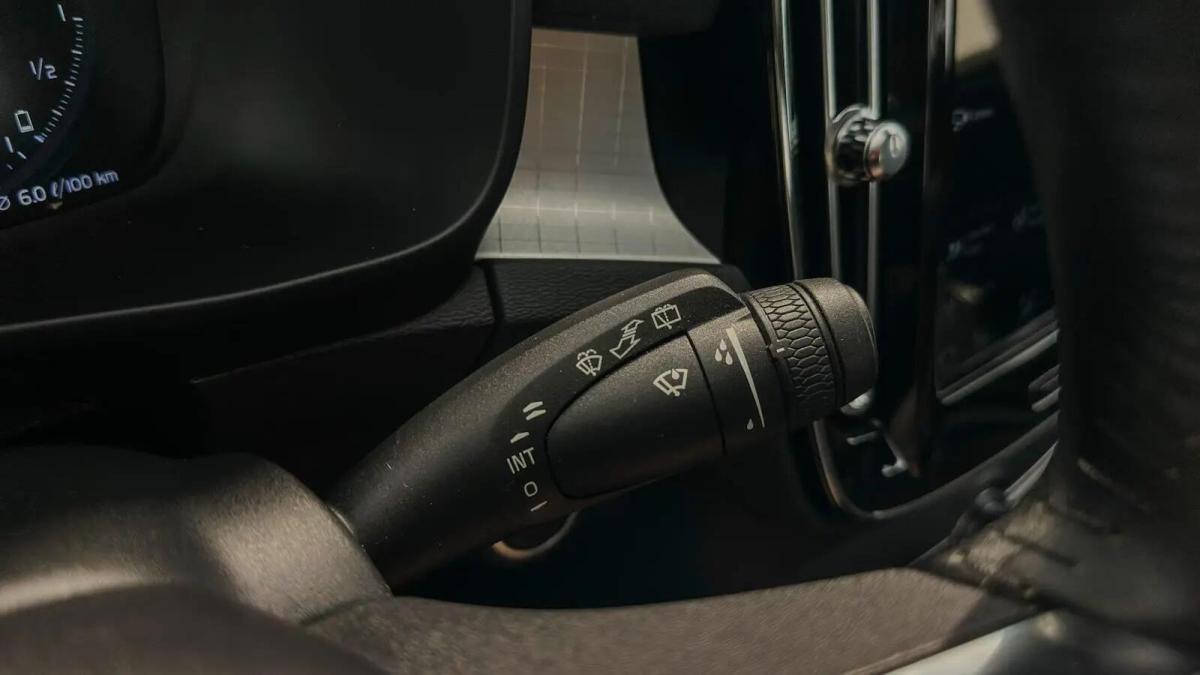 volvo-xc40-2020-hibrido-a-gasolina-1477cc