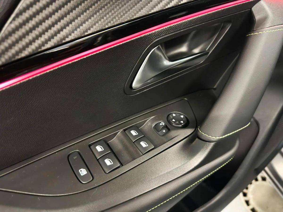 peugeot-2008-2022-gasolina-1199cc