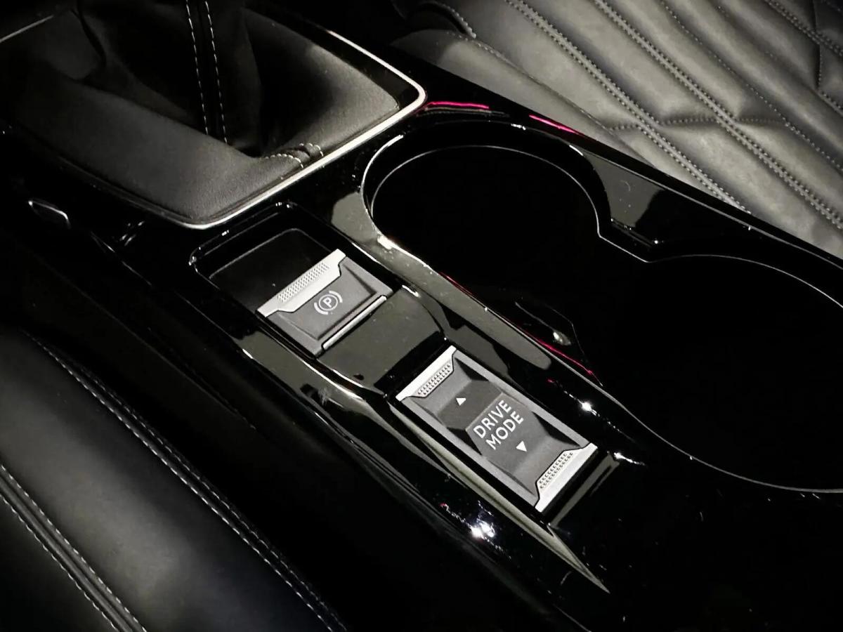 peugeot-2008-2022-gasolina-1199cc