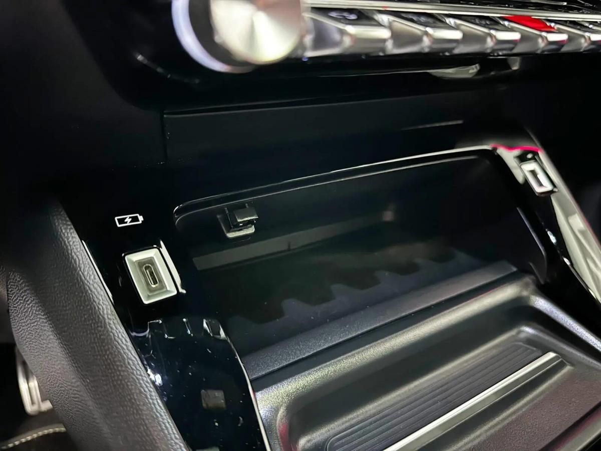 peugeot-2008-2022-gasolina-1199cc