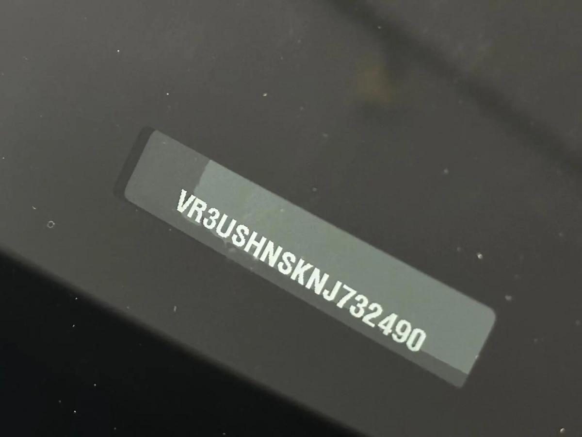 peugeot-2008-2022-gasolina-1199cc