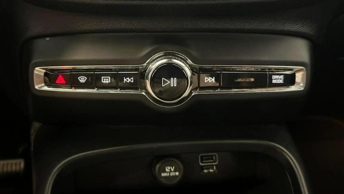 volvo-xc40-2020-hibrido-a-gasolina-1477cc