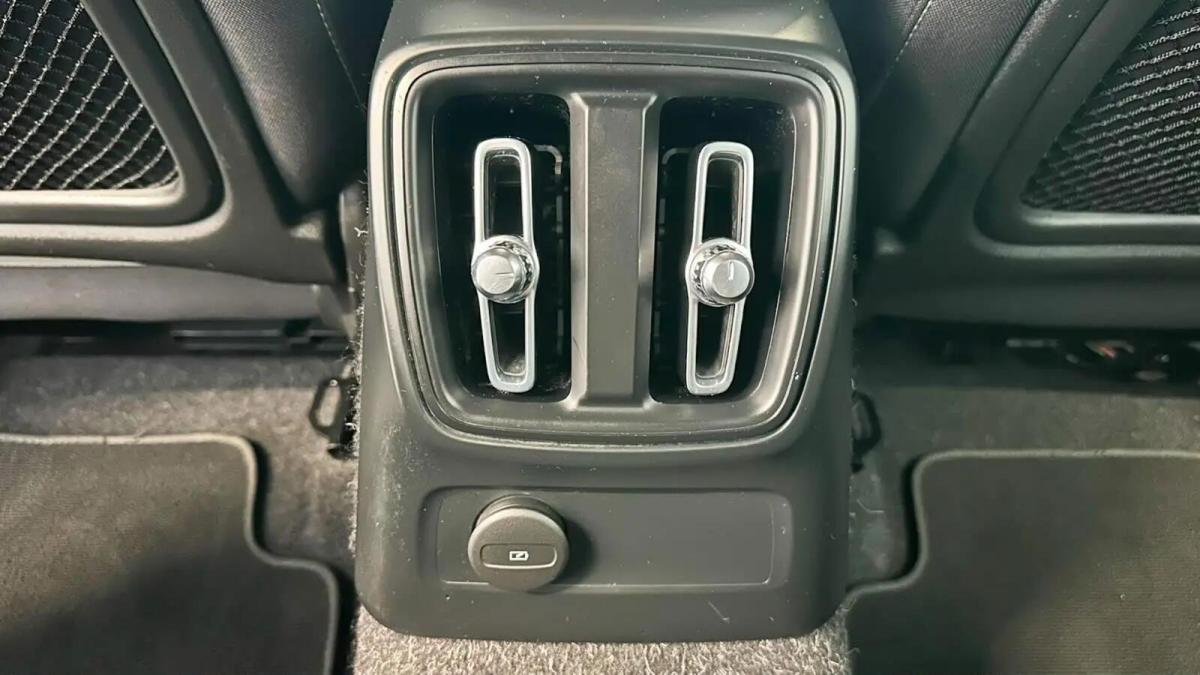 volvo-xc40-2020-hibrido-a-gasolina-1477cc