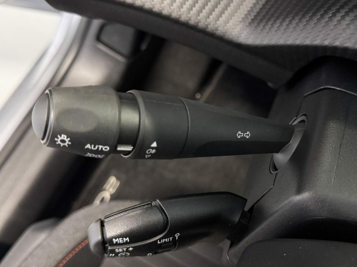 peugeot-208-2023-gasolina-1199cc