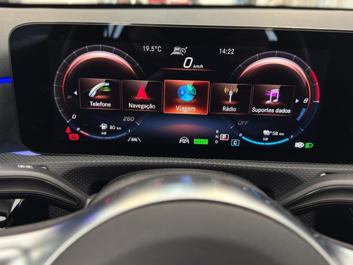 mercedes-benz-classe-a-2022-hibrido-1332cc