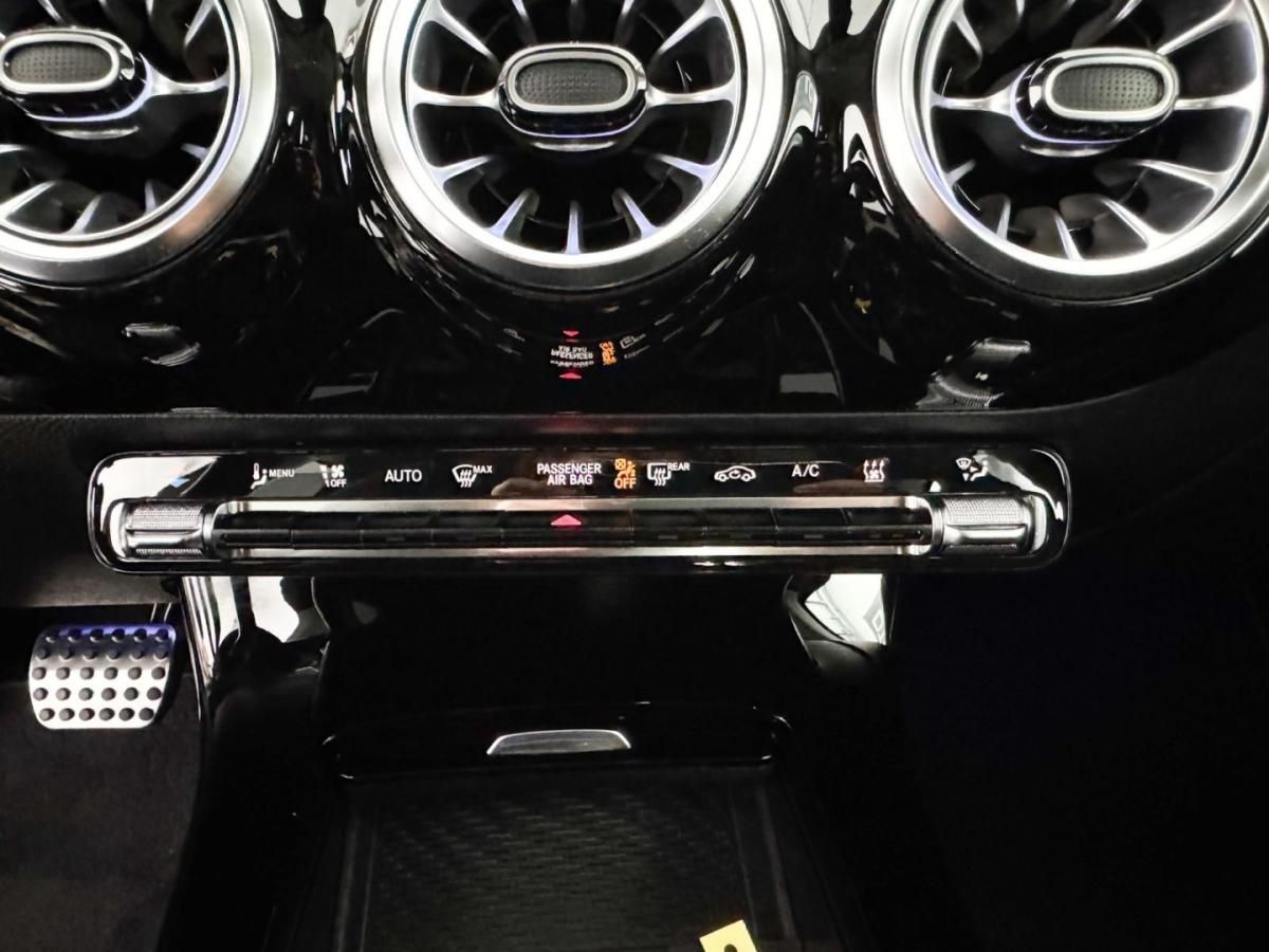 mercedes-benz-classe-a-2022-hibrido-1332cc