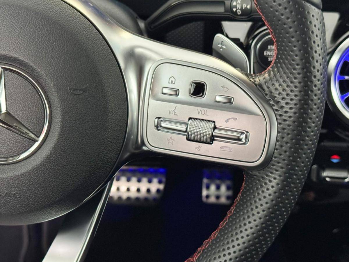 mercedes-benz-classe-a-2022-hibrido-1332cc