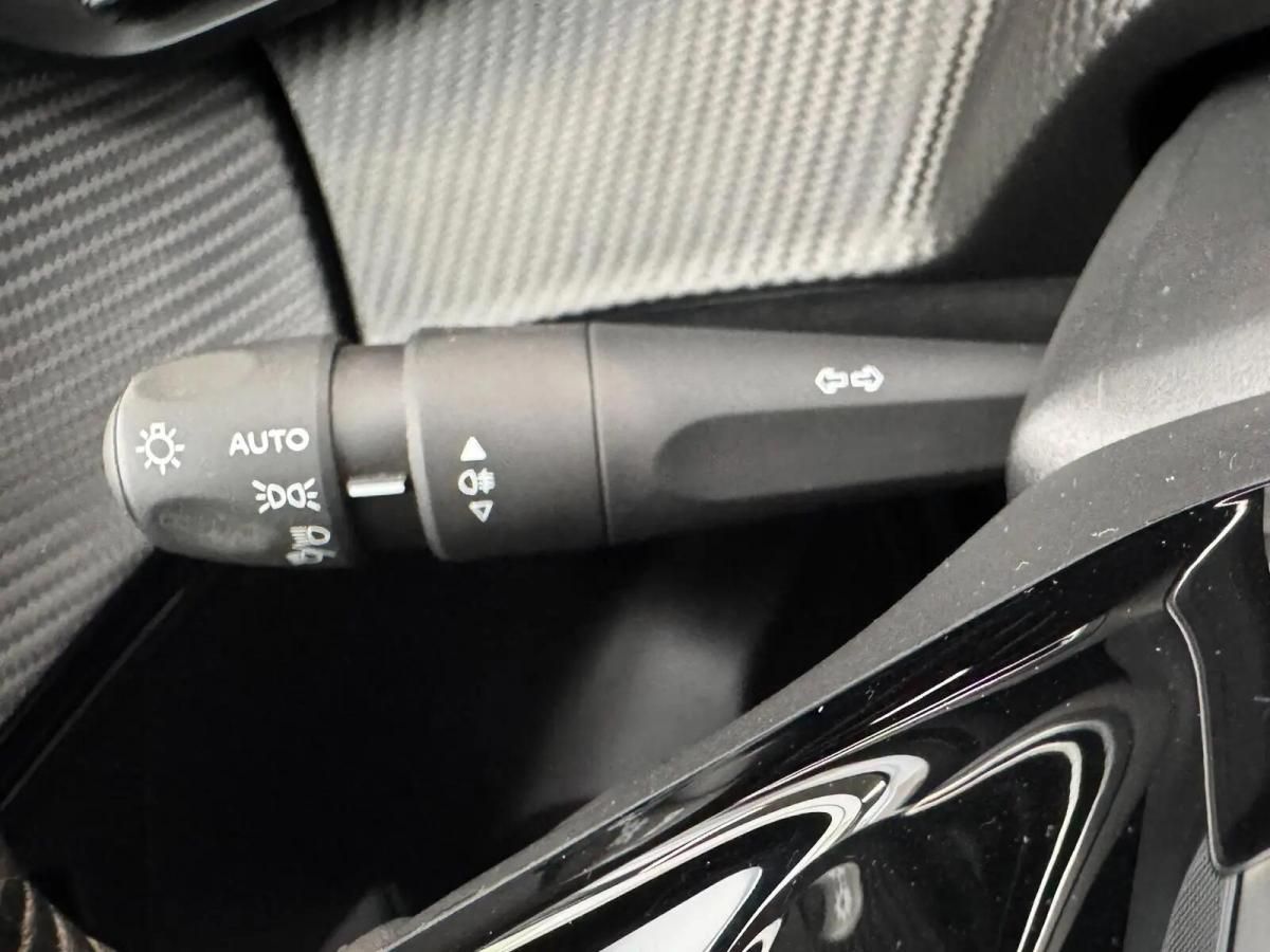peugeot-208-2022-gasolina-1199cc