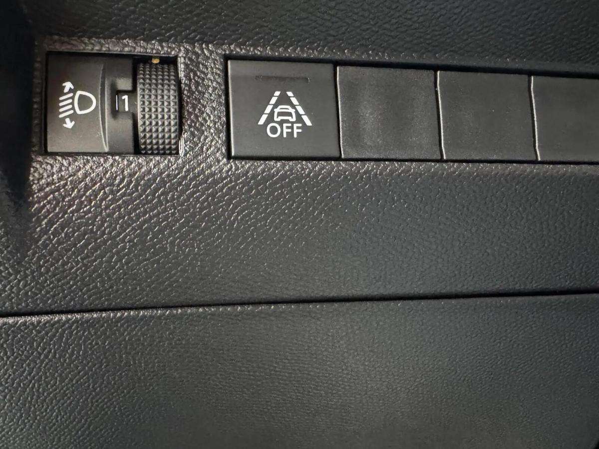 peugeot-208-2022-gasolina-1199cc