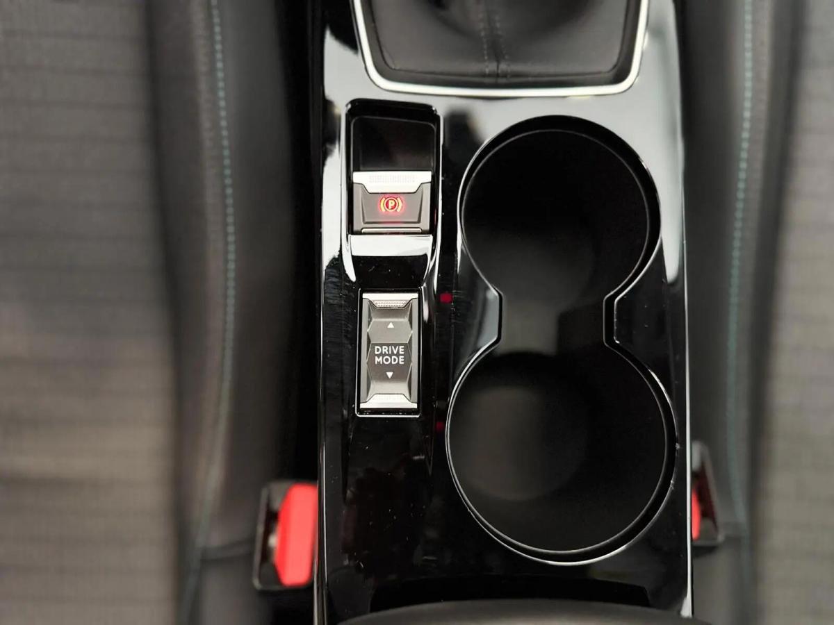 peugeot-208-2022-gasolina-1199cc