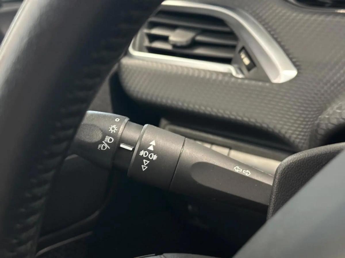 peugeot-208-2016-gasolina-1199cc