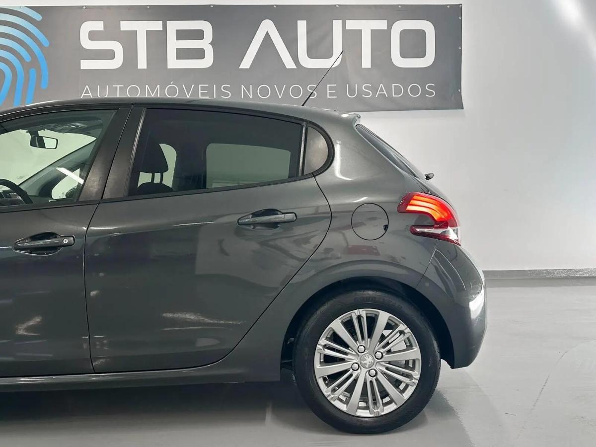 peugeot-208-2016-gasolina-1199cc