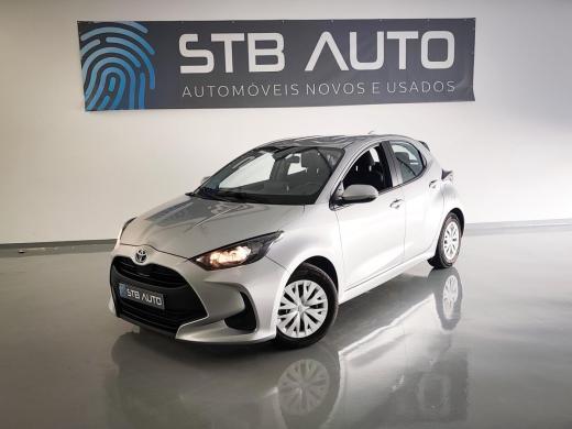 toyota-yaris-2022-hibrido-1490cc