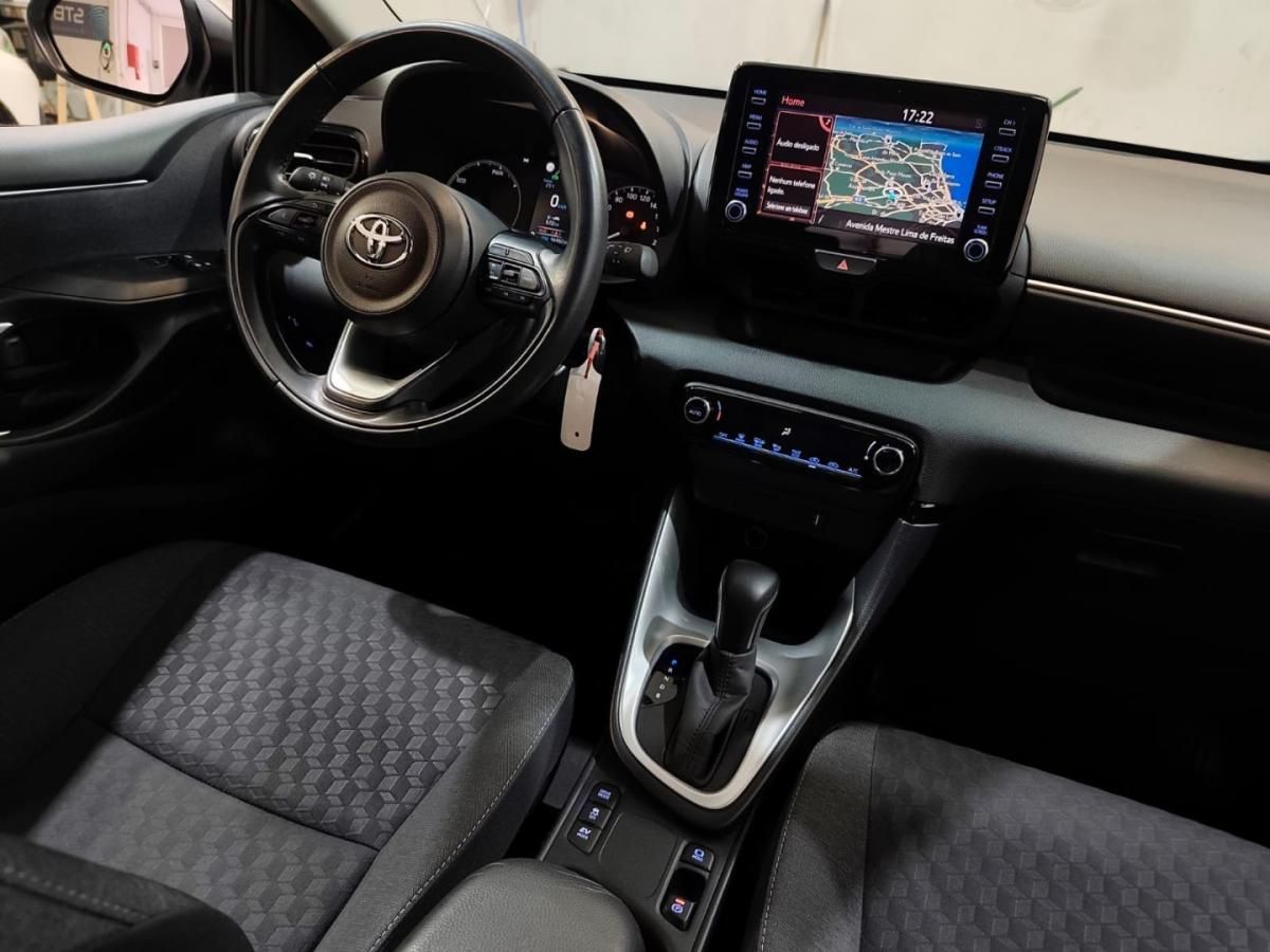 toyota-yaris-2022-hibrido-1490cc