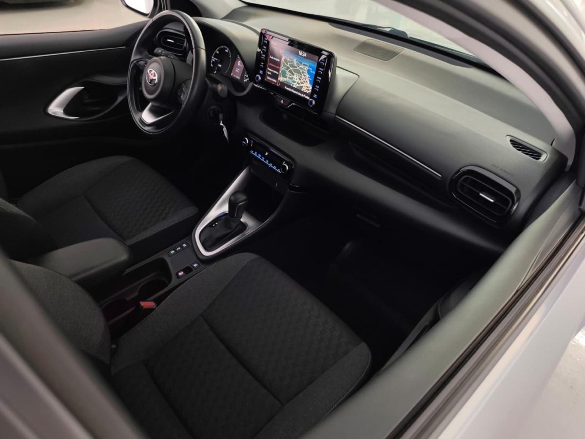 toyota-yaris-2022-hibrido-1490cc