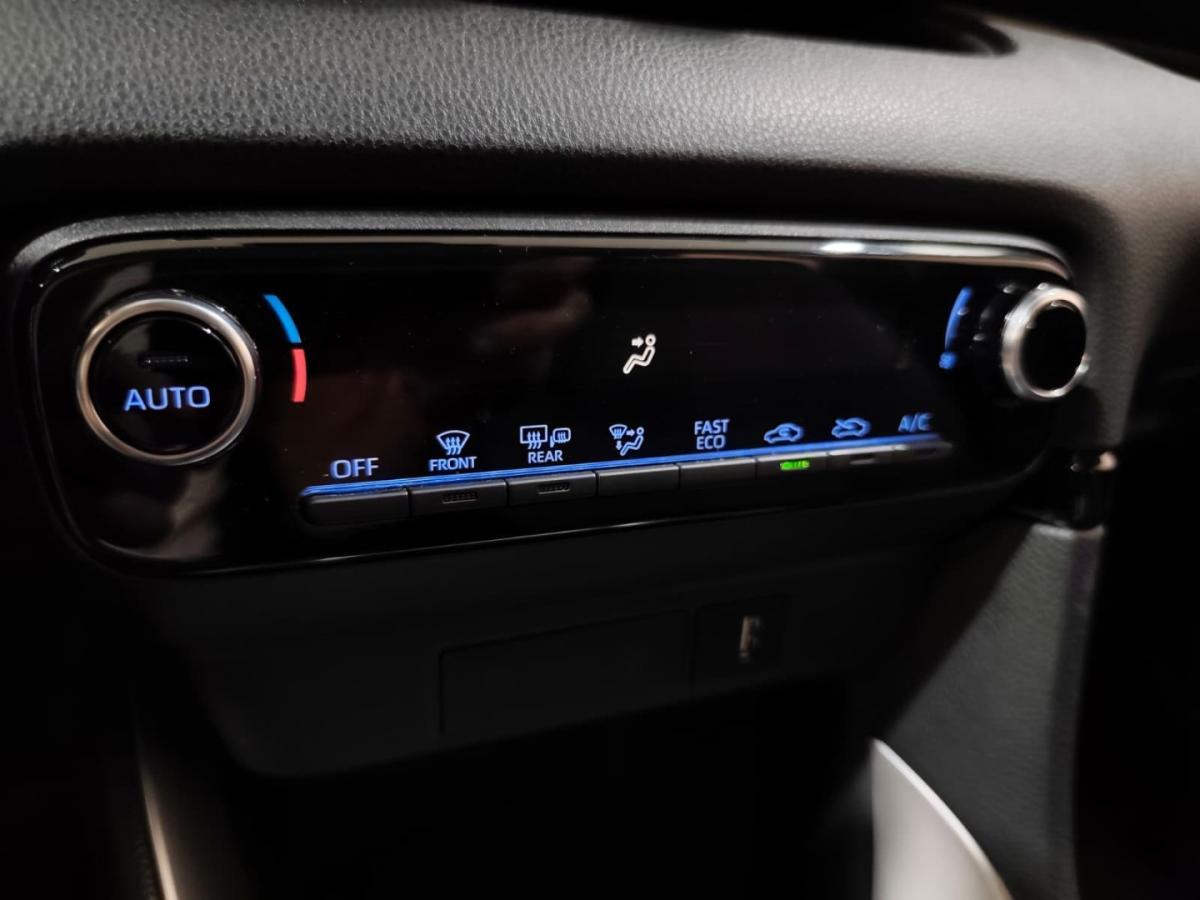 toyota-yaris-2022-hibrido-1490cc