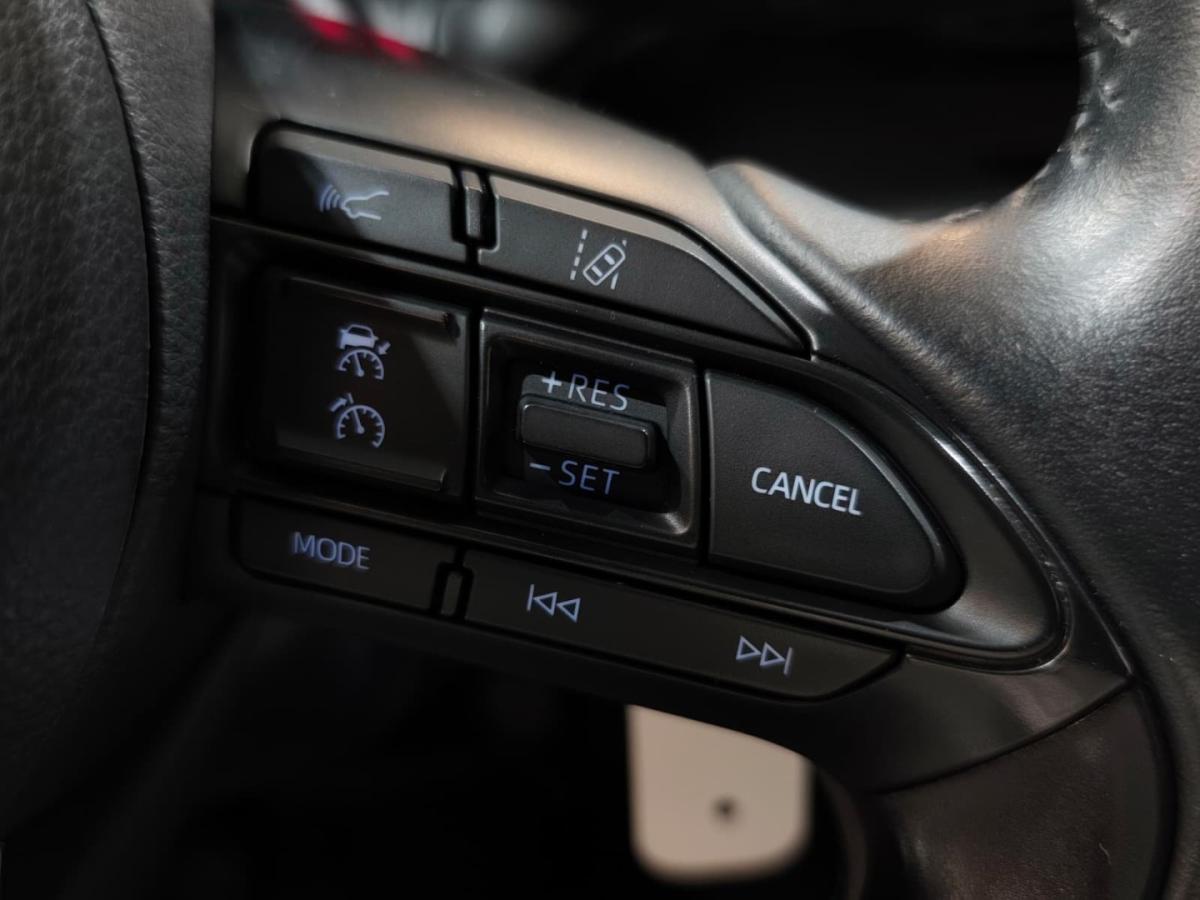 toyota-yaris-2022-hibrido-1490cc