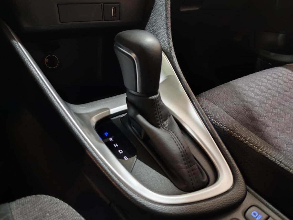 toyota-yaris-2022-hibrido-1490cc