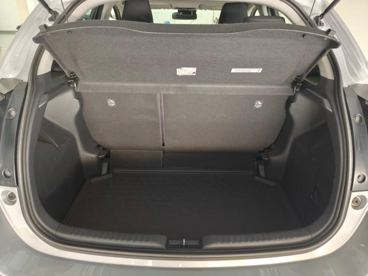 toyota-yaris-2022-hibrido-1490cc