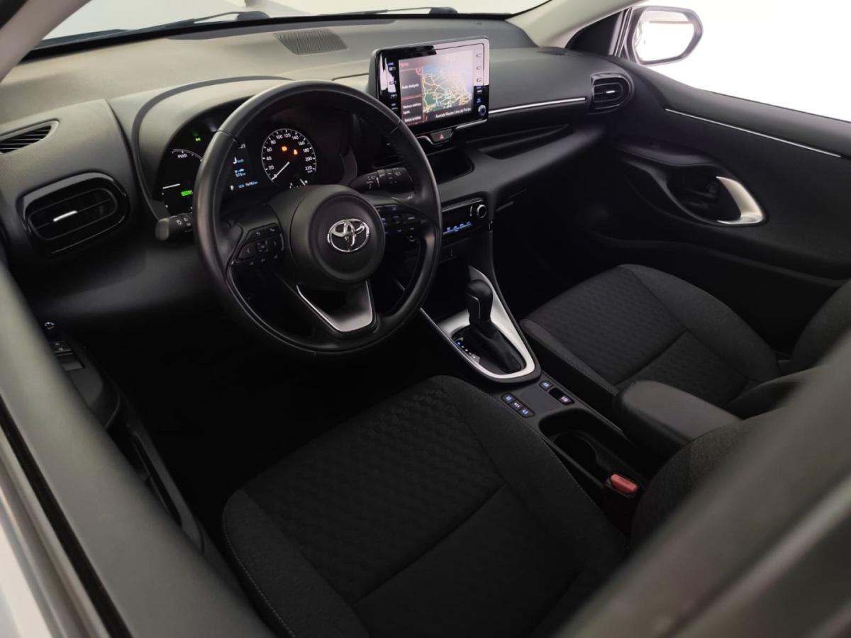 toyota-yaris-2022-hibrido-1490cc