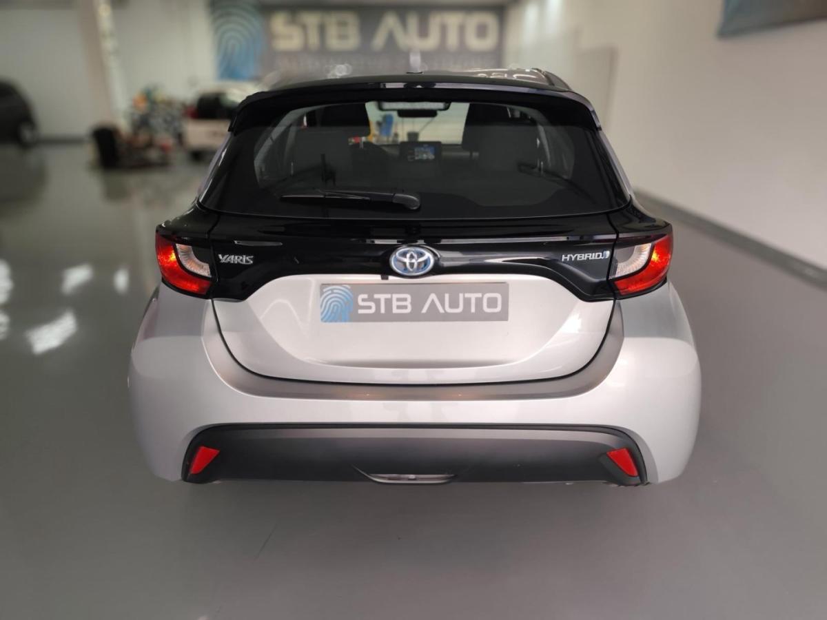 toyota-yaris-2022-hibrido-1490cc