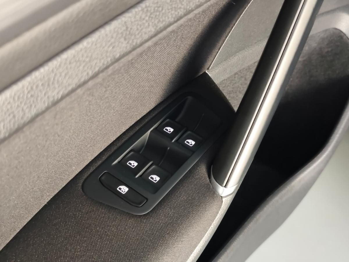 volkswagen-golf-2019-gasolina-999cc