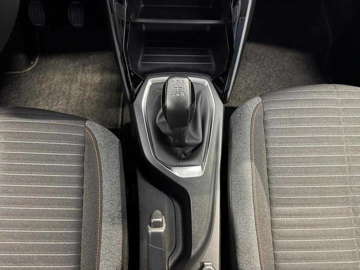 peugeot-208-2023-gasolina-1199cc