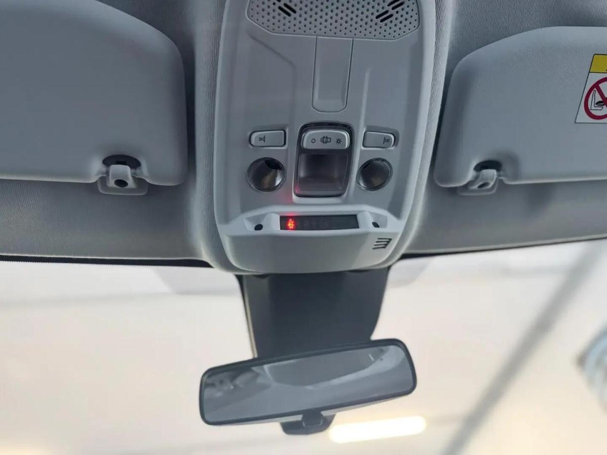 peugeot-208-2023-gasolina-1199cc
