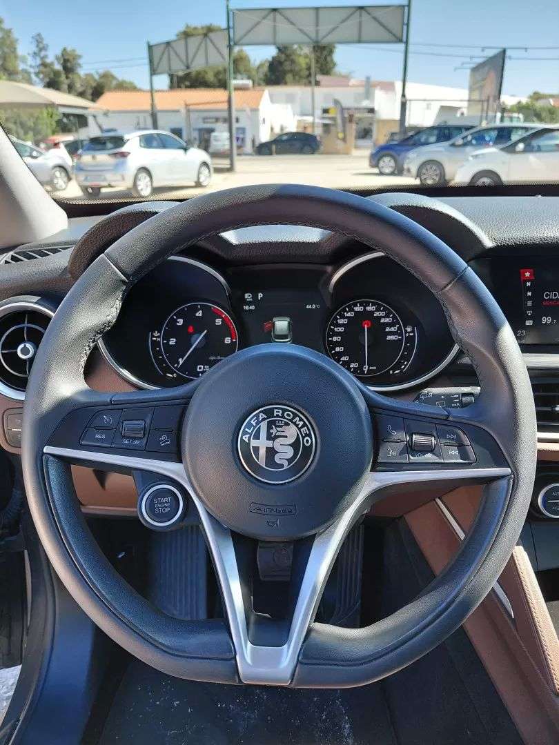 alfa-romeo-stelvio-2018-diesel-2143cc