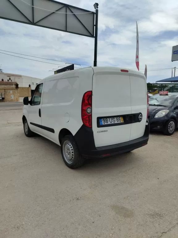 opel-combo-2018-diesel-1600cc