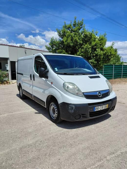 opel-vivaro-2007-diesel-2000cc