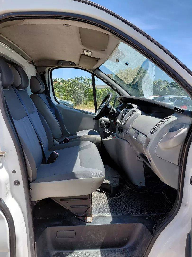 opel-vivaro-2007-diesel-2000cc