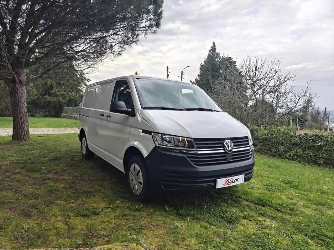volkswagen-transporter-2023-diesel-1995cc