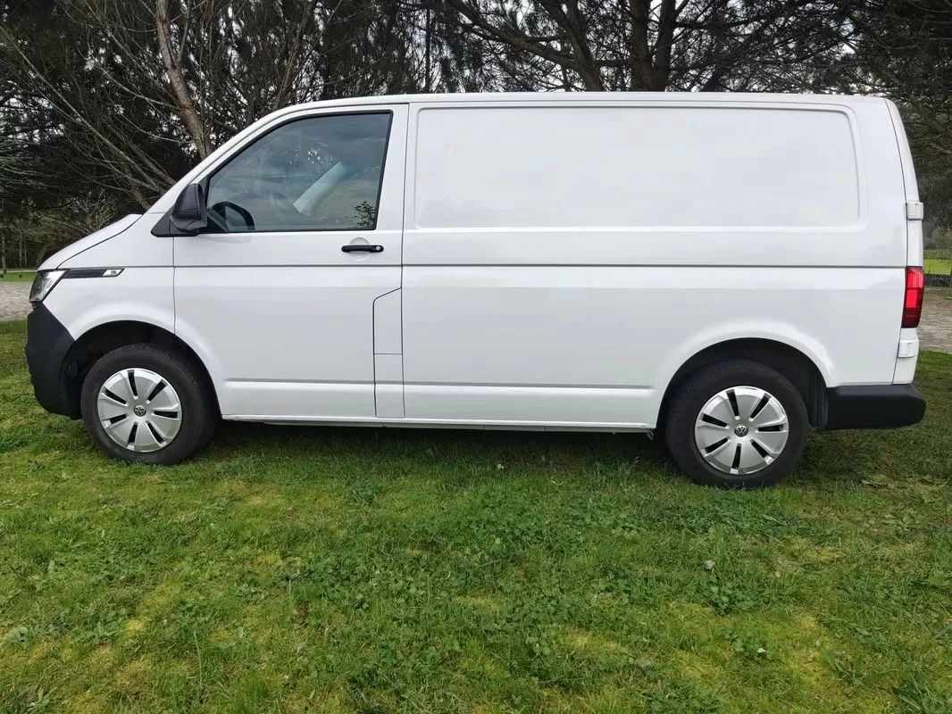 volkswagen-transporter-2023-diesel-1995cc