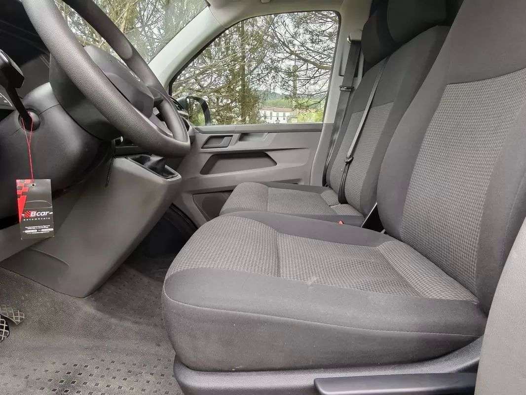 volkswagen-transporter-2023-diesel-1995cc