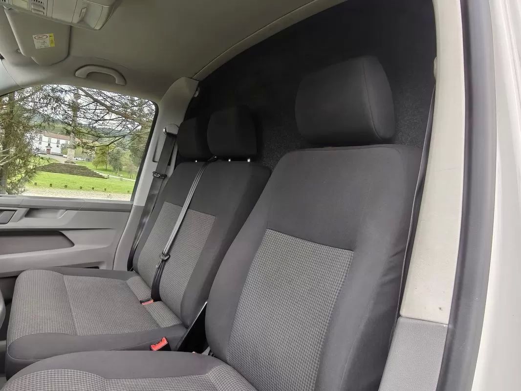 volkswagen-transporter-2023-diesel-1995cc
