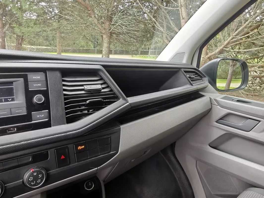 volkswagen-transporter-2023-diesel-1995cc